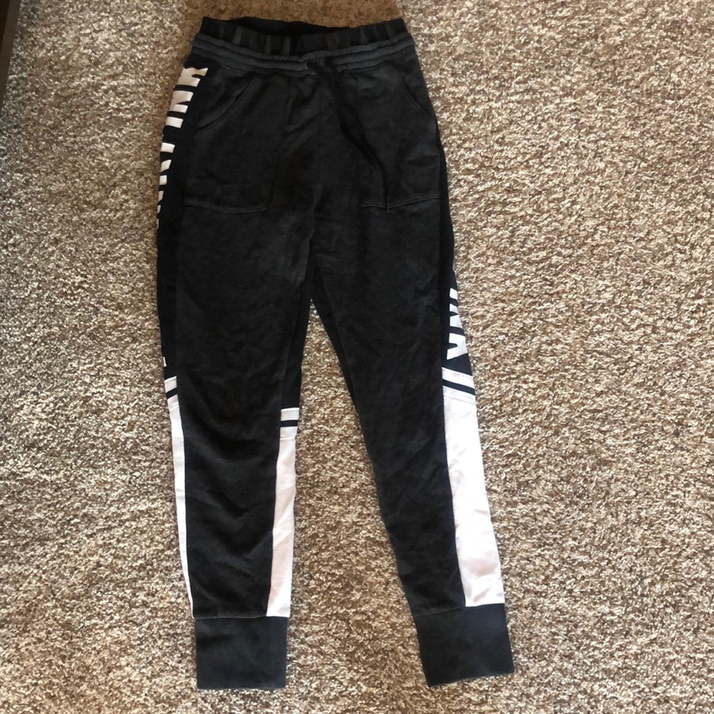 Pink woman’s jogger sweatpants size XS